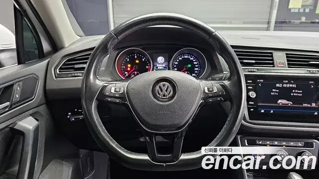 Volkswagen Tiguan 2018 — Şəkil 16/20