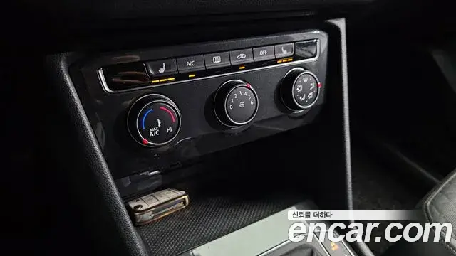 Volkswagen Tiguan 2018 — Şəkil 9/20