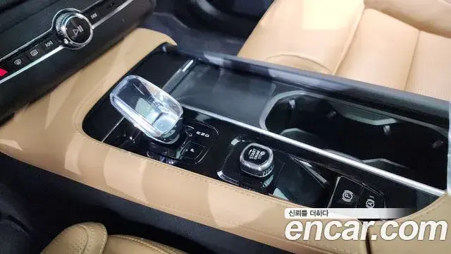 Volvo XC90 2023 — Photo 12/43