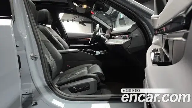 BMW 5 Series 2026 — ფოტო 8/31
