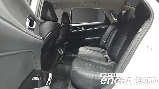 Kia K5 2024 — Photo 9/30