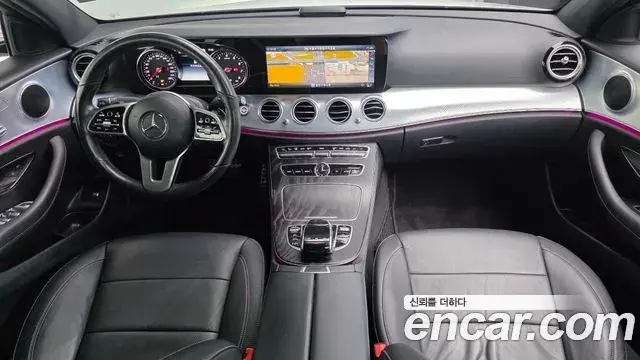 Mercedes-Benz E-Class 2019 — Photo 12/20
