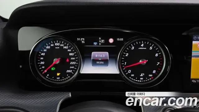 Mercedes-Benz E-Class 2019 — Photo 3/20