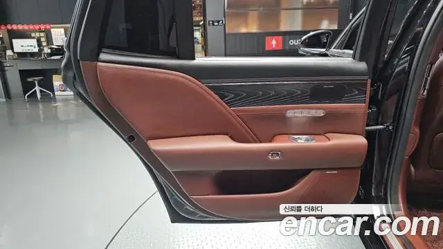 Genesis G90 2023 — ფოტო 18/36