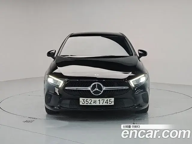 Mercedes-Benz A-Class 2020 — Photo 3/18