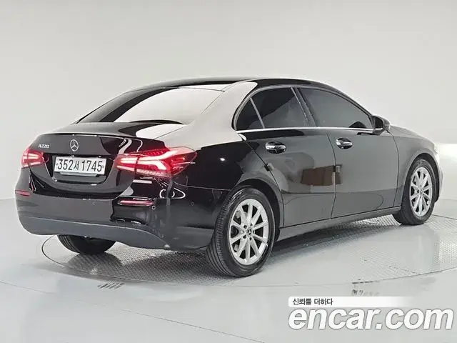 Mercedes-Benz A-Class 2020 — Photo 14/18
