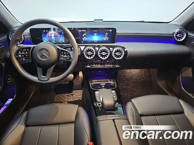 Mercedes-Benz A-Class 2020 — Photo 9/18