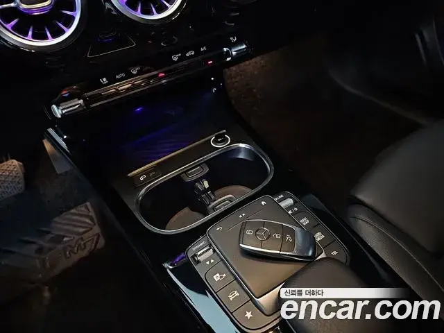 Mercedes-Benz A-Class 2020 — Photo 10/18