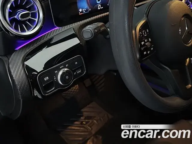 Mercedes-Benz A-Class 2020 — Photo 8/18