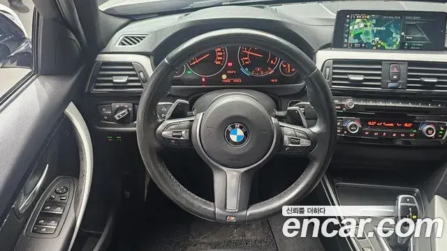 BMW 3 Series 2018 — Фото 13/20