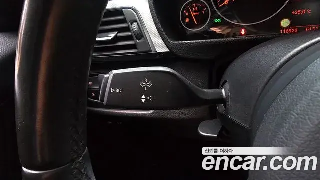 BMW 3 Series 2018 — Фото 19/20