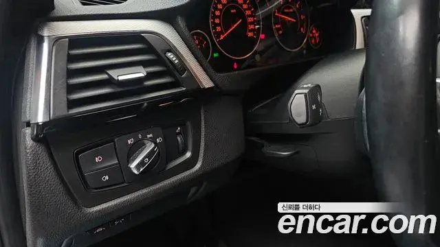 BMW 3 Series 2018 — Фото 20/20