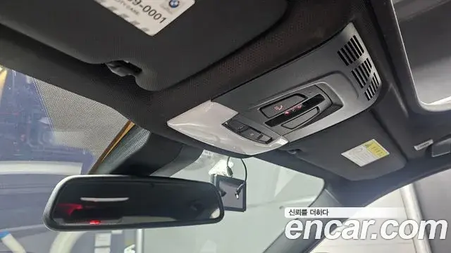 BMW 3 Series 2018 — ფოტო 16/31