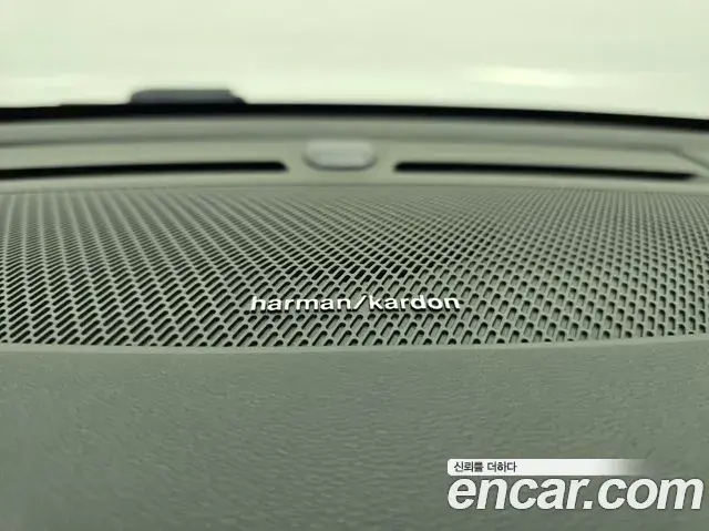 Volvo XC40 2022 — Şəkil 1/17