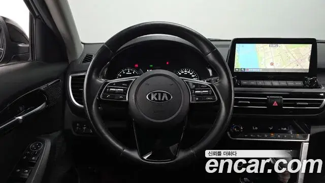 Kia Seltos 2019 — Фото 14/20