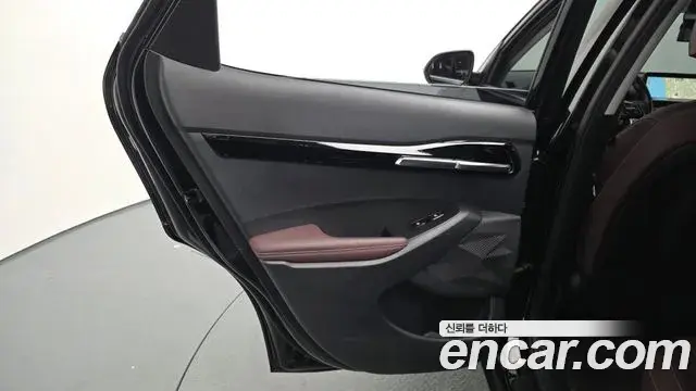 Kia Seltos 2019 — Şəkil 31/32