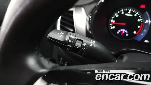 Kia Seltos 2019 — Şəkil 9/32