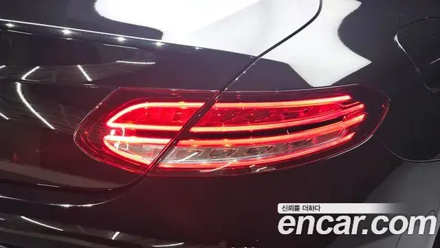 Mercedes-Benz C-Class 2020 — Photo 6/37