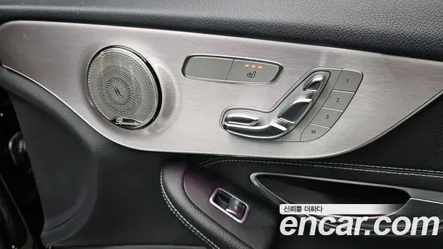 Mercedes-Benz C-Class 2020 — Photo 4/37