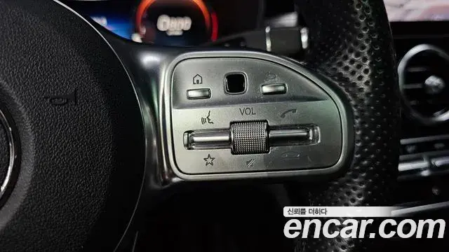 Mercedes-Benz C-Class 2020 — Photo 14/37