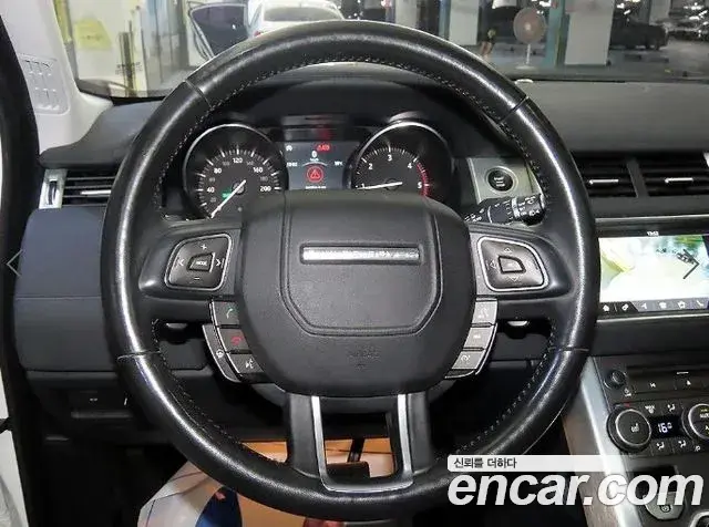Land Rover Range Rover Evoque 2019 — ფოტო 17/20