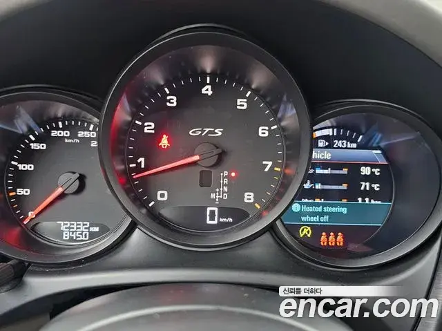 Porsche Macan 2021 — Photo 17/20