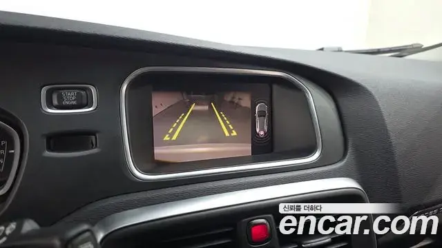Volvo V40 Cross Country 2019 — Photo 20/20