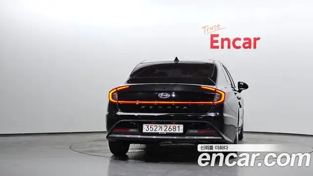 Hyundai Sonata Hybrid 2021 — Şəkil 11/20