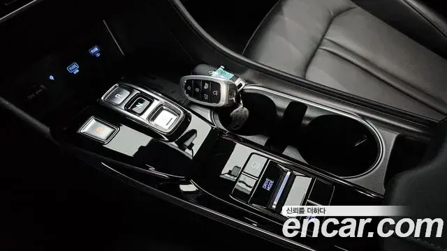 Hyundai Sonata Hybrid 2021 — Şəkil 19/20