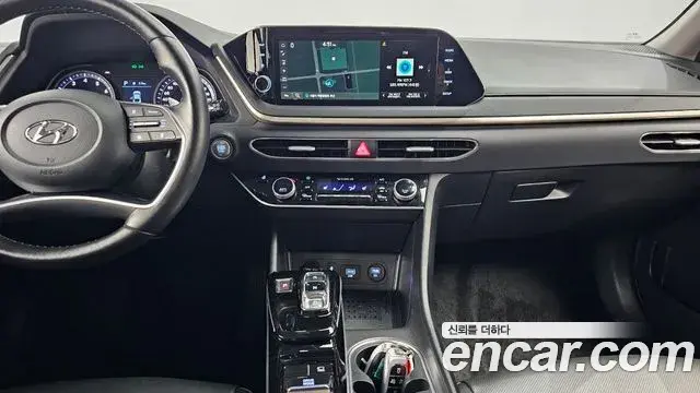 Hyundai Sonata Hybrid 2021 — Şəkil 17/20