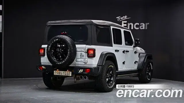 Jeep Wrangler 2020 — ფოტო 22/30