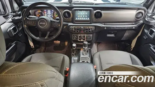 Jeep Wrangler 2020 — ფოტო 21/30