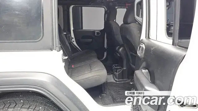Jeep Wrangler 2020 — ფოტო 11/30