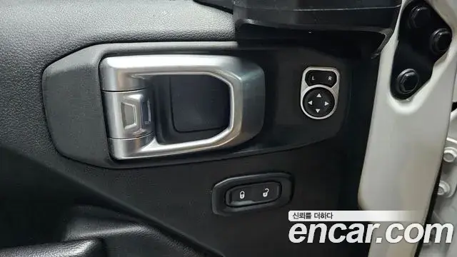 Jeep Wrangler 2020 — ფოტო 10/30