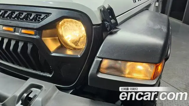 Jeep Wrangler 2020 — ფოტო 2/30