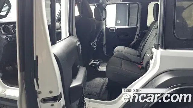 Jeep Wrangler 2020 — ფოტო 15/30