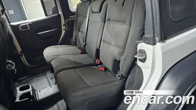 Jeep Wrangler 2020 — ფოტო 9/30