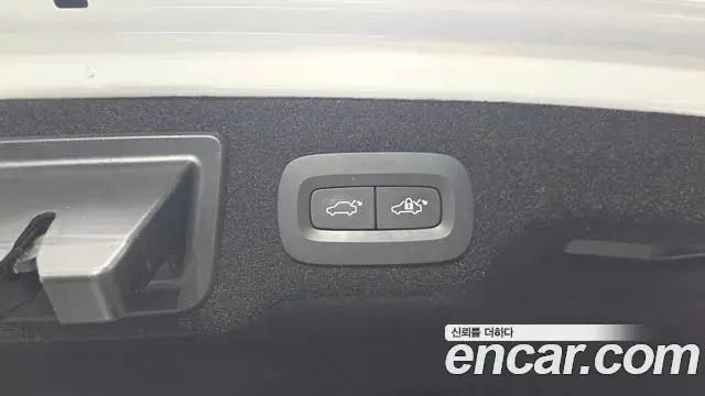 Volvo S90 2019 — ფოტო 21/34