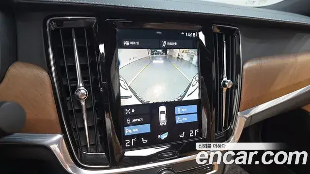Volvo S90 2019 — ფოტო 26/34