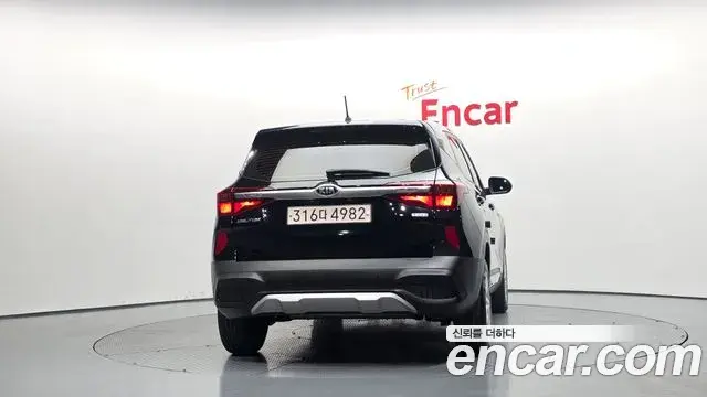 Kia Seltos 2020 — ფოტო 10/20