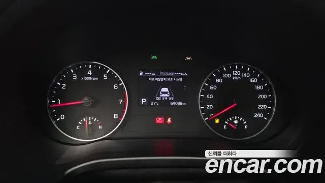 Kia Seltos 2020 — ფოტო 17/20