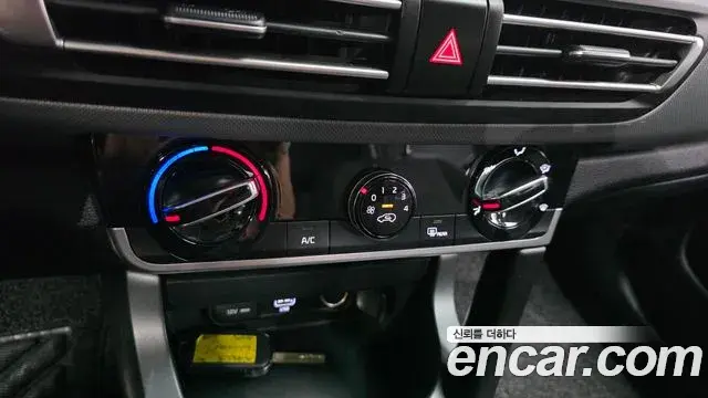 Kia Seltos 2020 — ფოტო 5/20