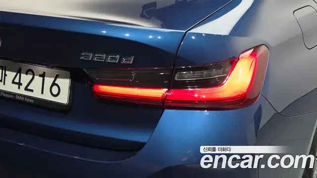 BMW 3 Series 2023 — ფოტო 18/35