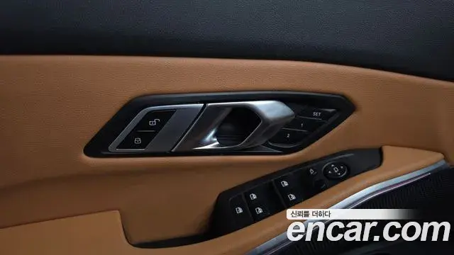 BMW 3 Series 2023 — ფოტო 12/35