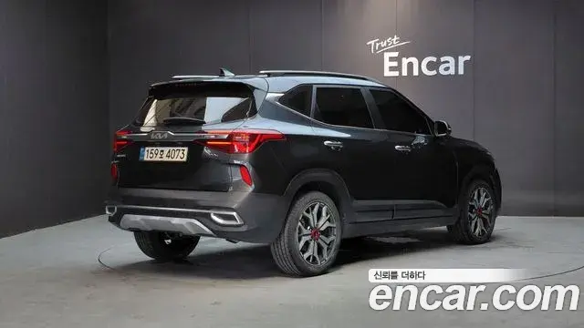 Kia Seltos 2022 — ფოტო 1/34