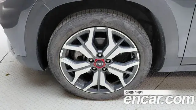 Kia Seltos 2022 — ფოტო 15/34