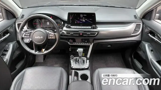 Kia Seltos 2022 — ფოტო 16/34