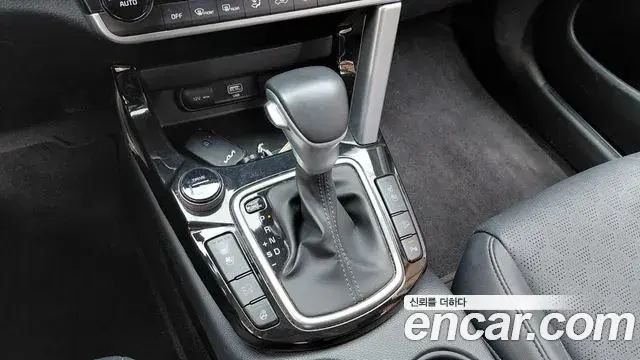 Kia Seltos 2022 — ფოტო 25/34