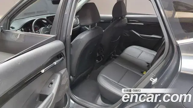 Kia Seltos 2022 — ფოტო 30/34