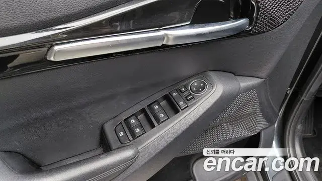 Kia Seltos 2022 — ფოტო 31/34